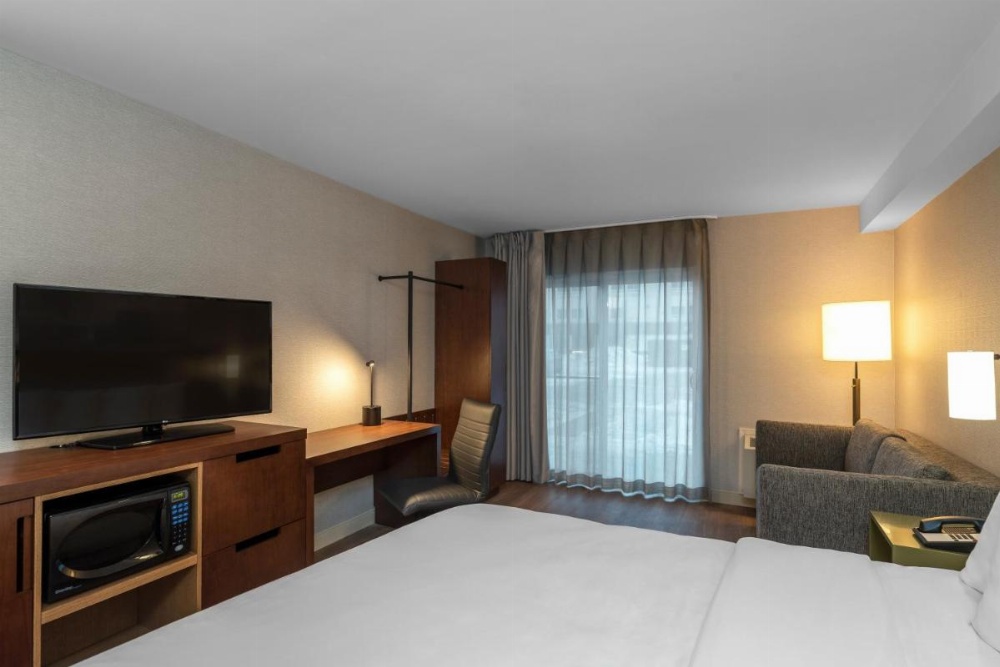 Room image 4