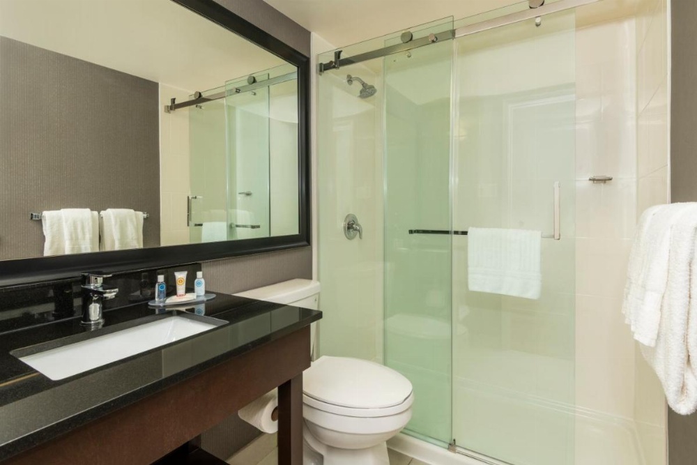 Room image 4